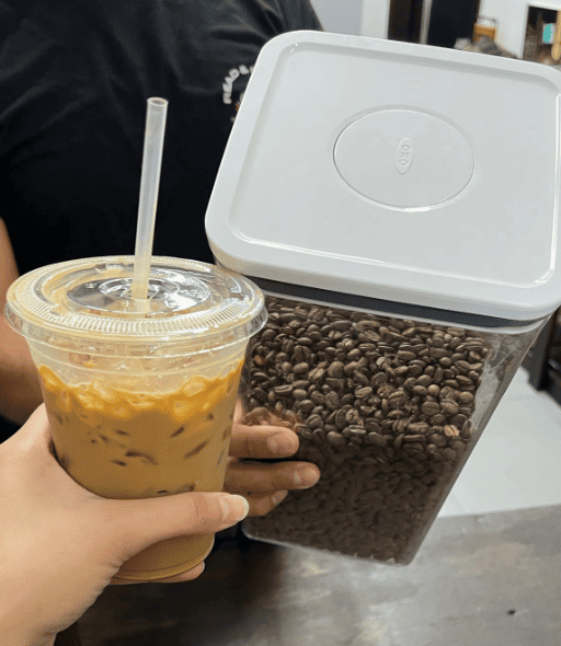 Headcount Coffee beans and a Latte Drink
